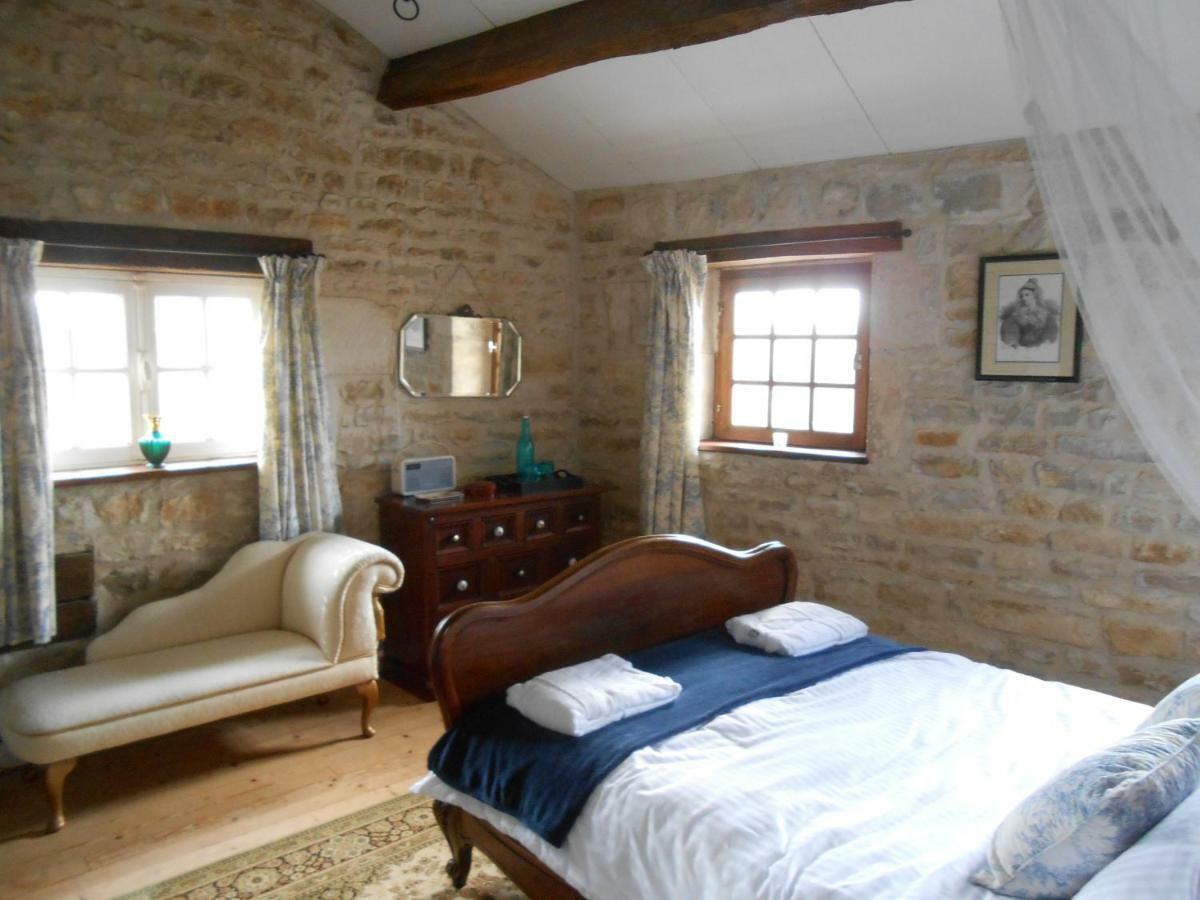 Chat Noir Gite Et Chambre D'Hotes Genouille  Екстериор снимка